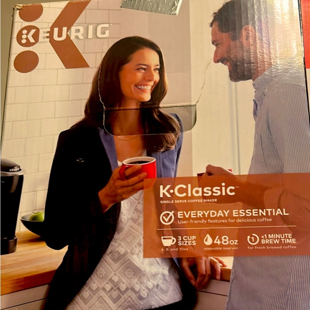 Keurig K-Classic Coffee Maker in Black and Brown